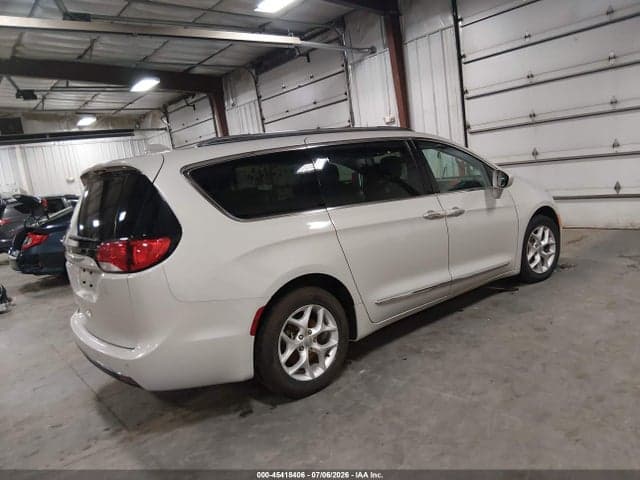 2017 CHRYSLER PACIFICA TOURING-L PLUS 4