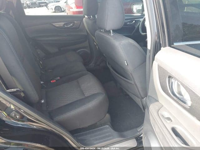 2017 NISSAN ROGUE SV 8