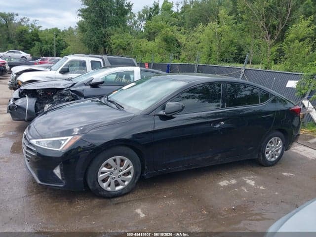 2020 HYUNDAI ELANTRA SE 13