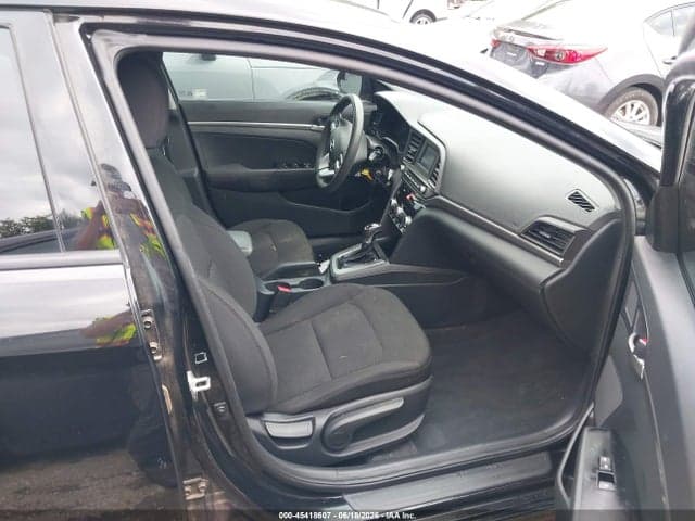 2020 HYUNDAI ELANTRA SE 5