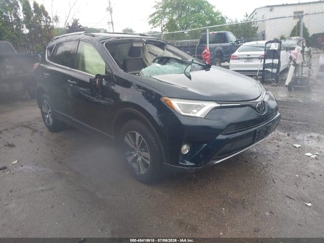 2018 TOYOTA RAV4 XLE 1