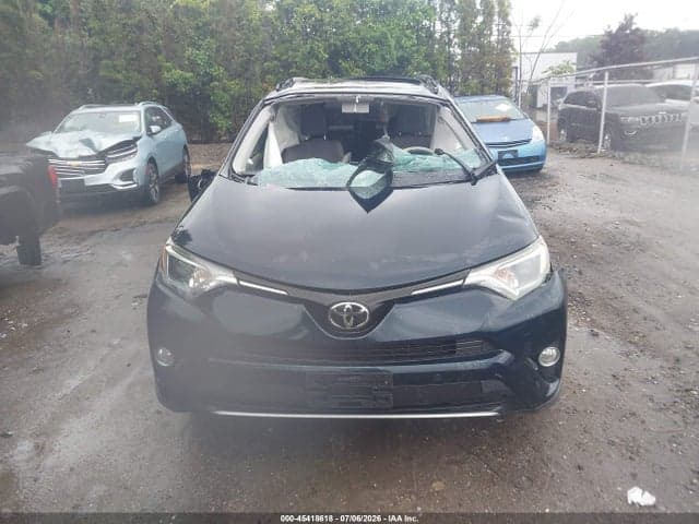 2018 TOYOTA RAV4 XLE 12