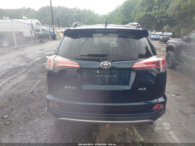 2018 TOYOTA RAV4 XLE 16