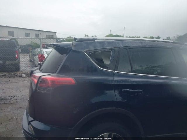 2018 TOYOTA RAV4 XLE 17