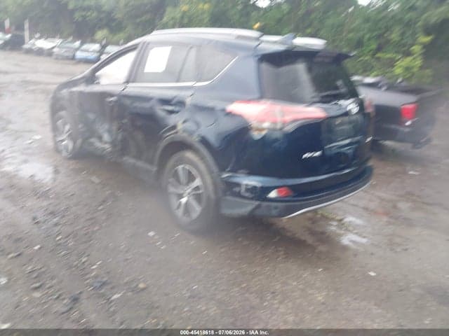 2018 TOYOTA RAV4 XLE 3