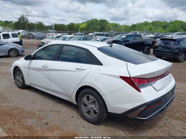 2024 HYUNDAI ELANTRA SE 3