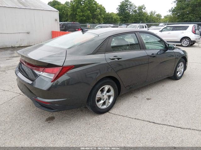 2021 HYUNDAI ELANTRA SE 4