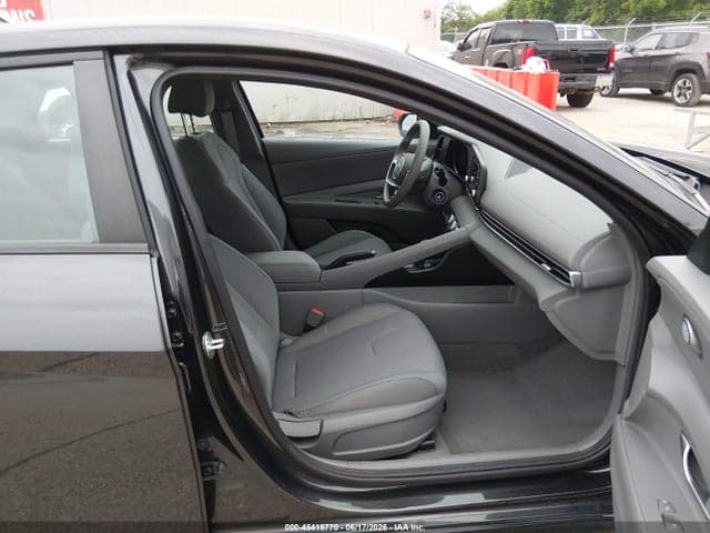 2021 HYUNDAI ELANTRA SE 5