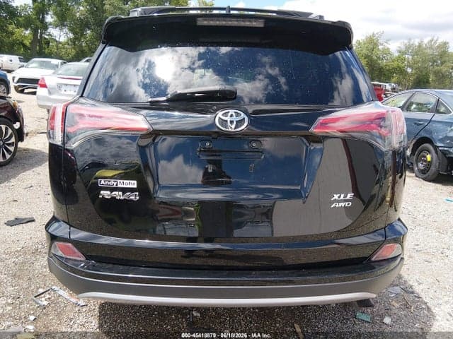 2017 TOYOTA RAV4 XLE 16