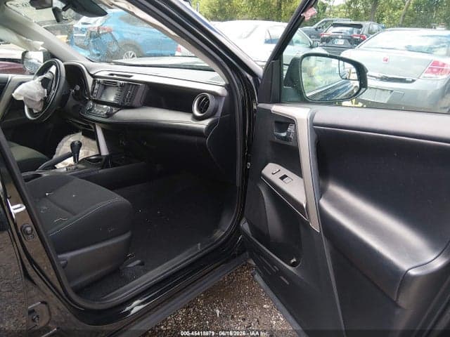 2017 TOYOTA RAV4 XLE 5