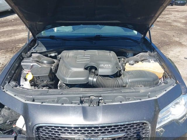 2018 CHRYSLER 300 LIMITED 10