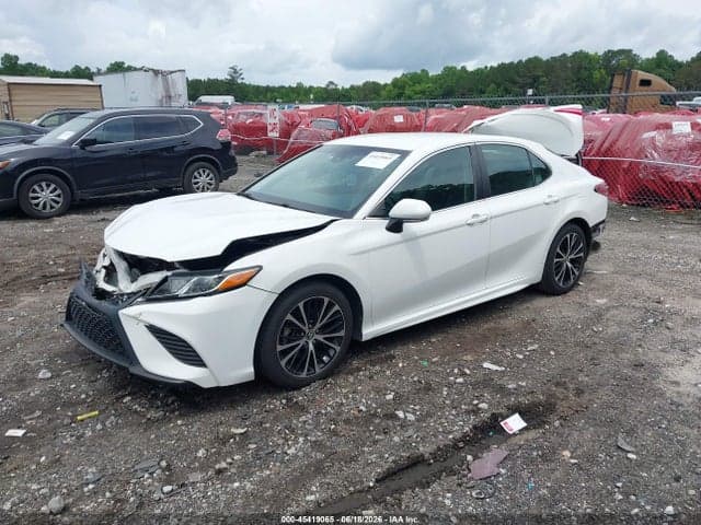 2018 TOYOTA CAMRY SE 2