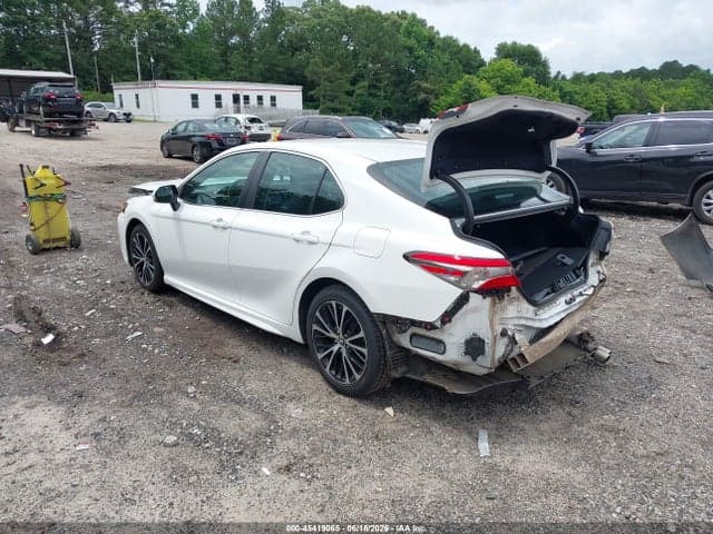 2018 TOYOTA CAMRY SE 3