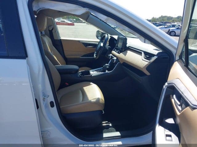 2020 TOYOTA RAV4 XLE PREMIUM 5