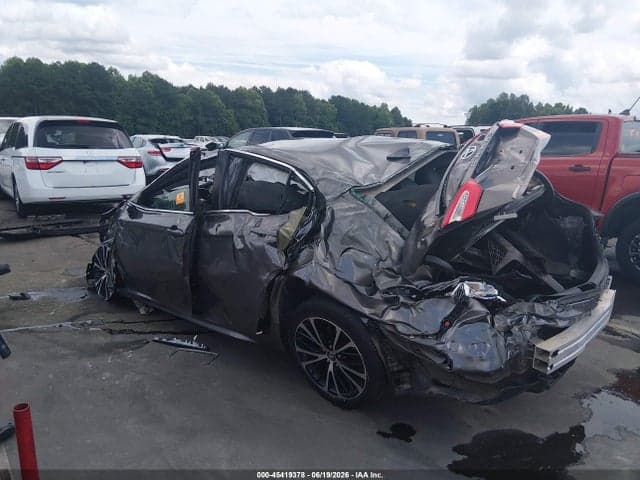 2019 TOYOTA CAMRY SE 3