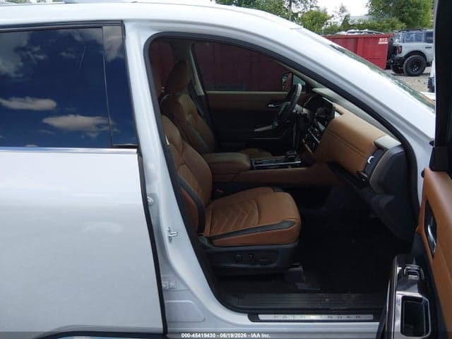 2025 NISSAN PATHFINDER PLATINUM 4WD 5