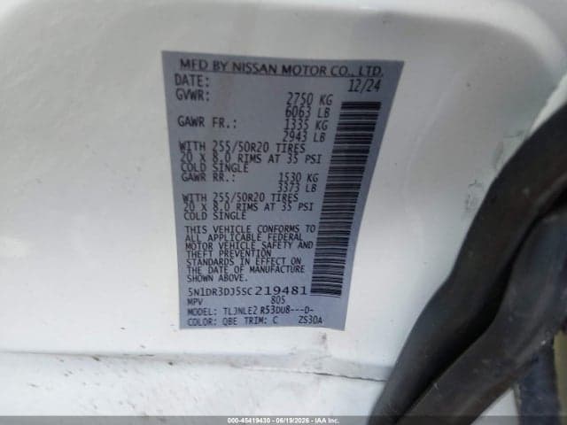 2025 NISSAN PATHFINDER PLATINUM 4WD 9