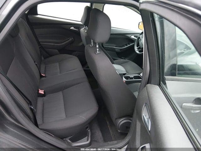 2017 FORD FOCUS SE 8