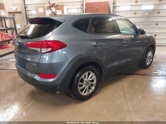 2018 HYUNDAI TUCSON SE 4