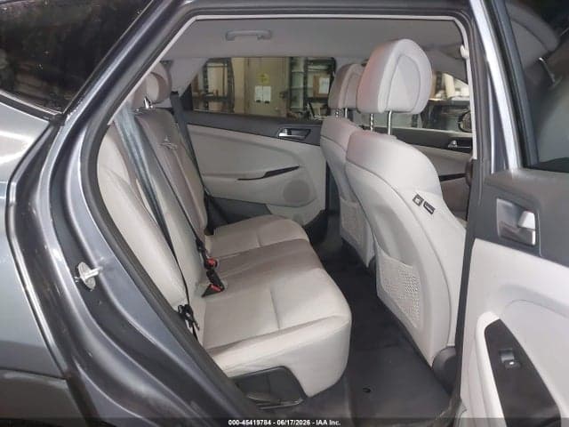 2018 HYUNDAI TUCSON SE 8