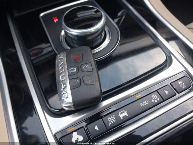 2017 JAGUAR XF 35T 11