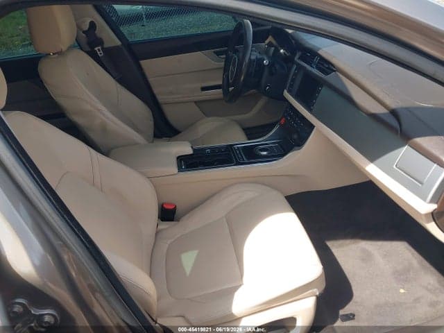 2017 JAGUAR XF 35T 5