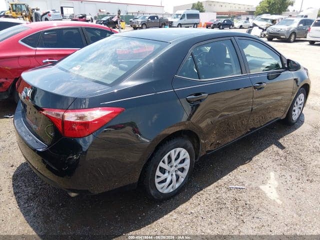 2018 TOYOTA COROLLA LE 4