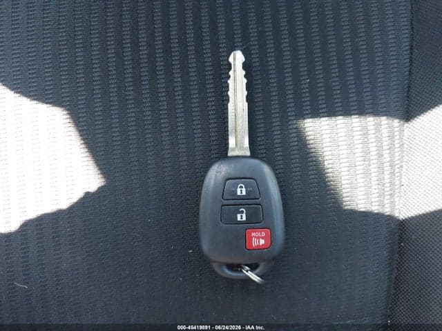 2017 TOYOTA RAV4 LE 11