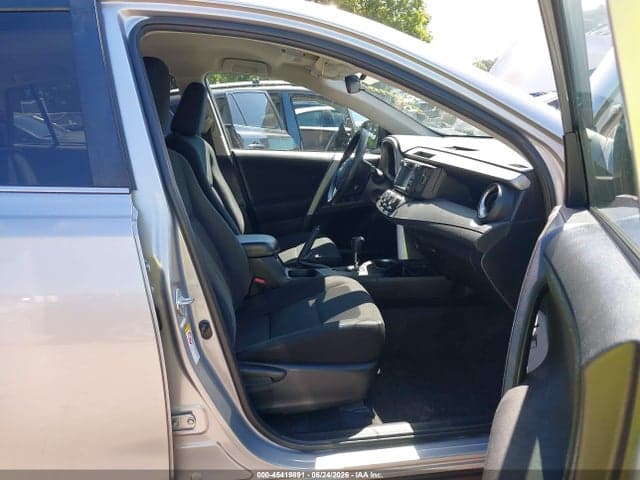 2017 TOYOTA RAV4 LE 5