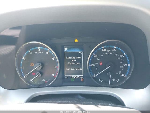 2017 TOYOTA RAV4 LE 7