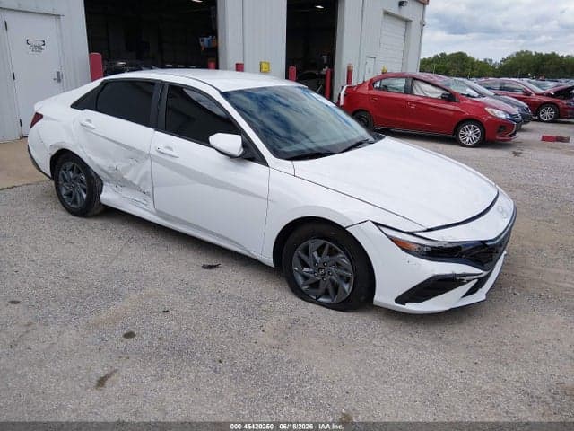 2024 HYUNDAI ELANTRA SEL 1