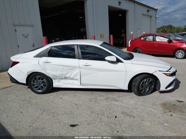 2024 HYUNDAI ELANTRA SEL 13