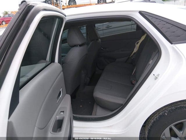 2024 HYUNDAI ELANTRA SEL 8