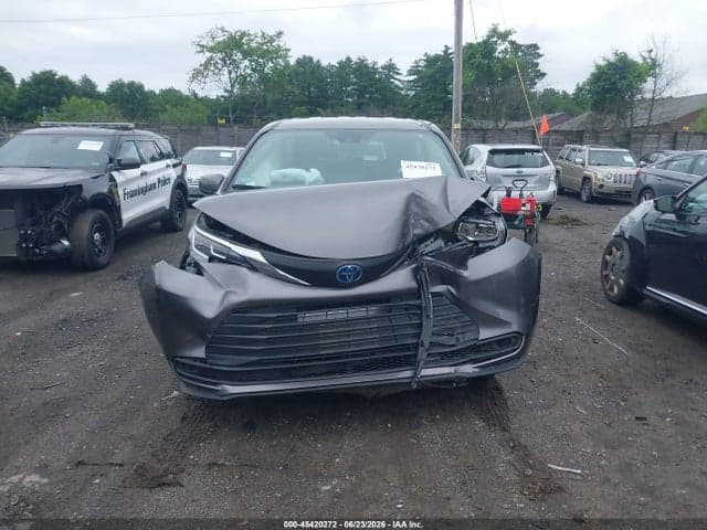 2021 TOYOTA SIENNA LE 12