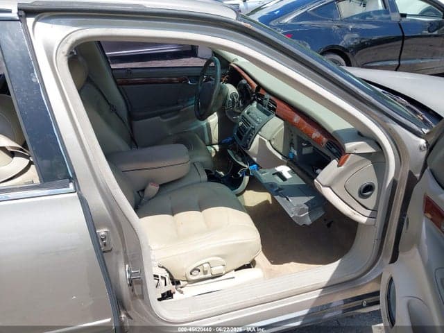 2002 CADILLAC DEVILLE 5