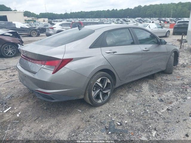 2023 HYUNDAI ELANTRA SEL 4