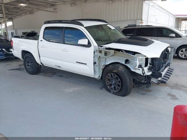 2020 TOYOTA TACOMA SR5 V6 1