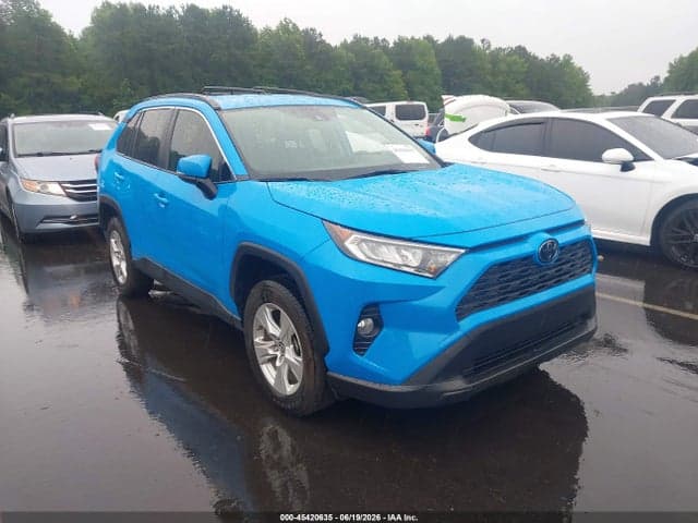 2021 TOYOTA RAV4 XLE 1