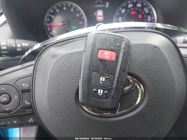 2021 TOYOTA RAV4 XLE 11