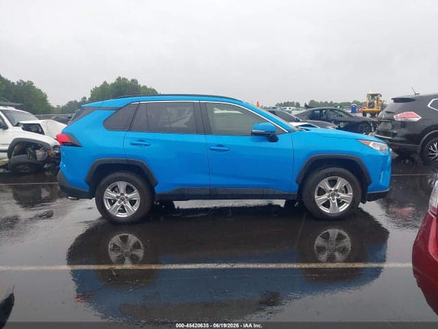 2021 TOYOTA RAV4 XLE 13