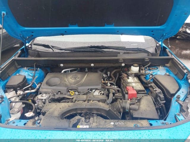 2021 TOYOTA RAV4 XLE 10