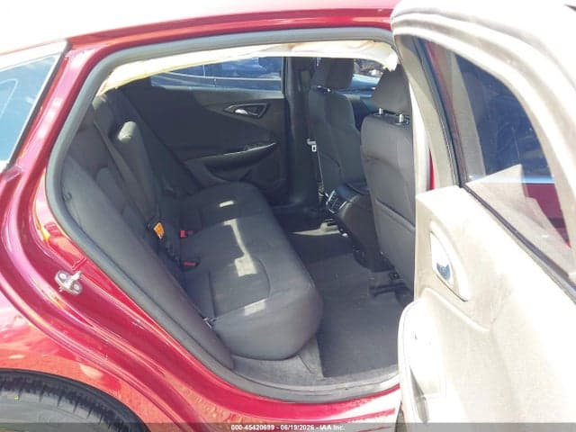 2017 CHEVROLET MALIBU 1LT 8