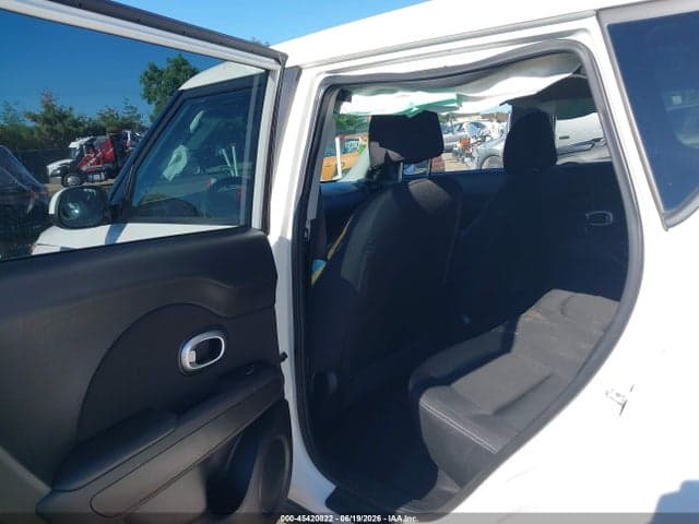 2019 KIA SOUL + 8