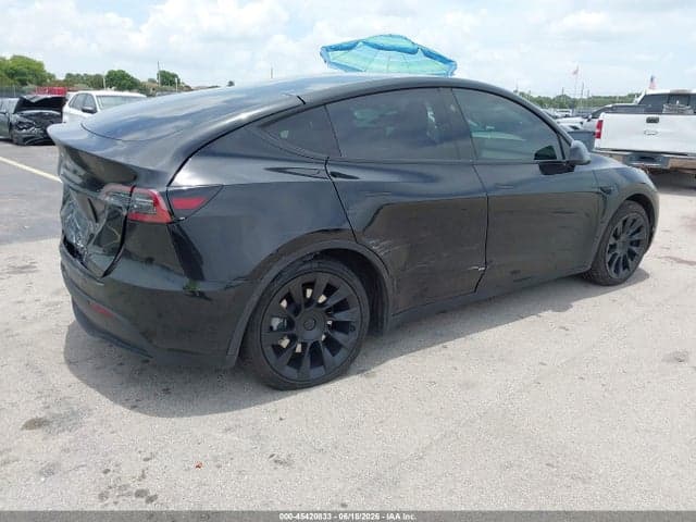 2024 TESLA MODEL Y 5