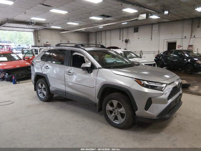 2023 TOYOTA RAV4 XLE 1