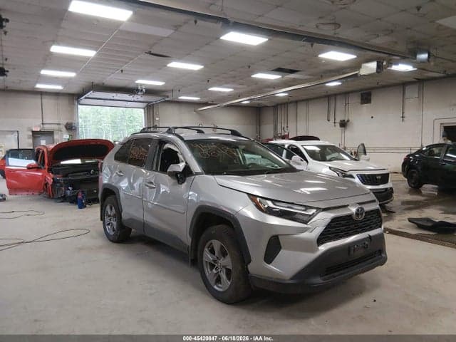2023 TOYOTA RAV4 XLE 6