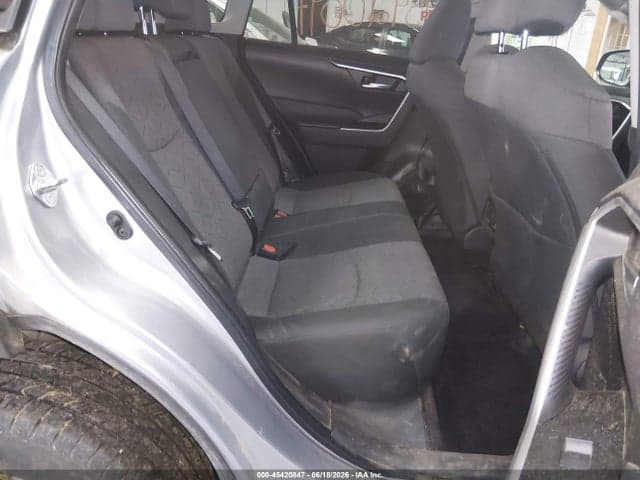 2023 TOYOTA RAV4 XLE 8