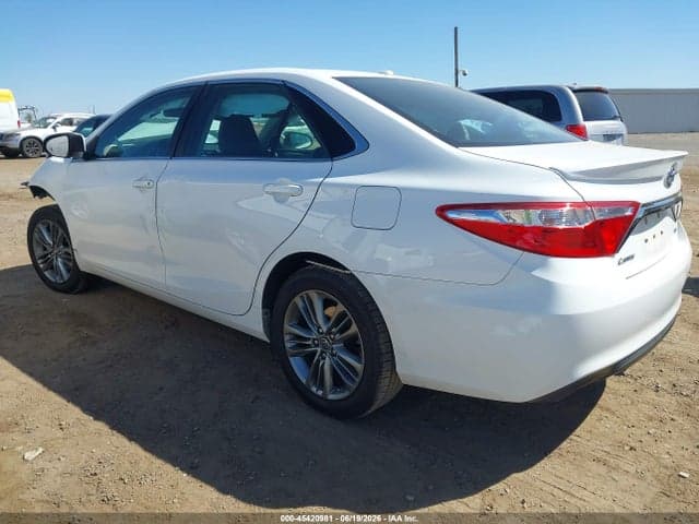 2017 TOYOTA CAMRY SE 3
