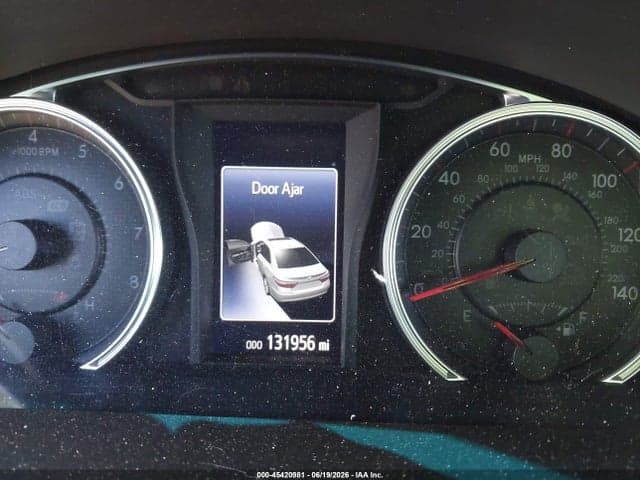 2017 TOYOTA CAMRY SE 7