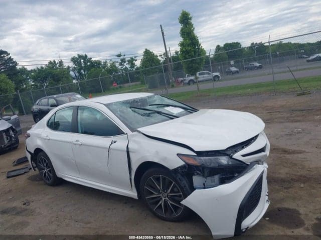 2024 TOYOTA CAMRY SE - 1